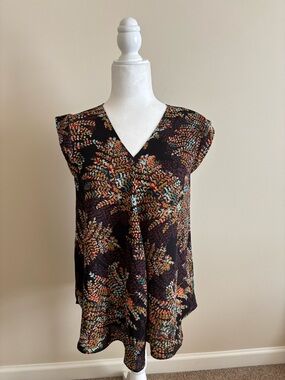 The Limited Black V-Neck Cap-Sleeve Floral Blouse
